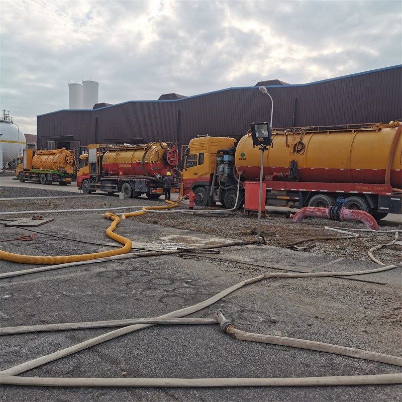 横栏镇污水池清理