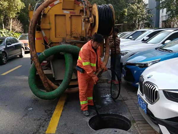 横栏镇排污管道清淤